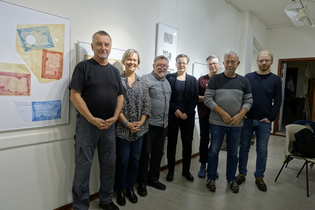 Från V: Göran Boardy (Sverige), Pernille Mejslov (Dannmark), Gudmundur Armann Sigurjonsson (Island), Johanna Pihlajamaa (Finland), Solveig Landa (Norge), Jan Kiowsky (Danmark), Oggi Lamhauge (Färöarna)